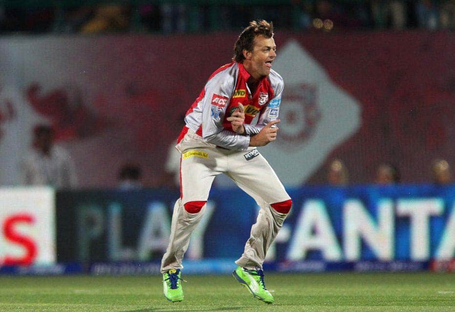 IPL 10: AB de villiers became fourth player in IPL history to hit more than 9 sixes twice 