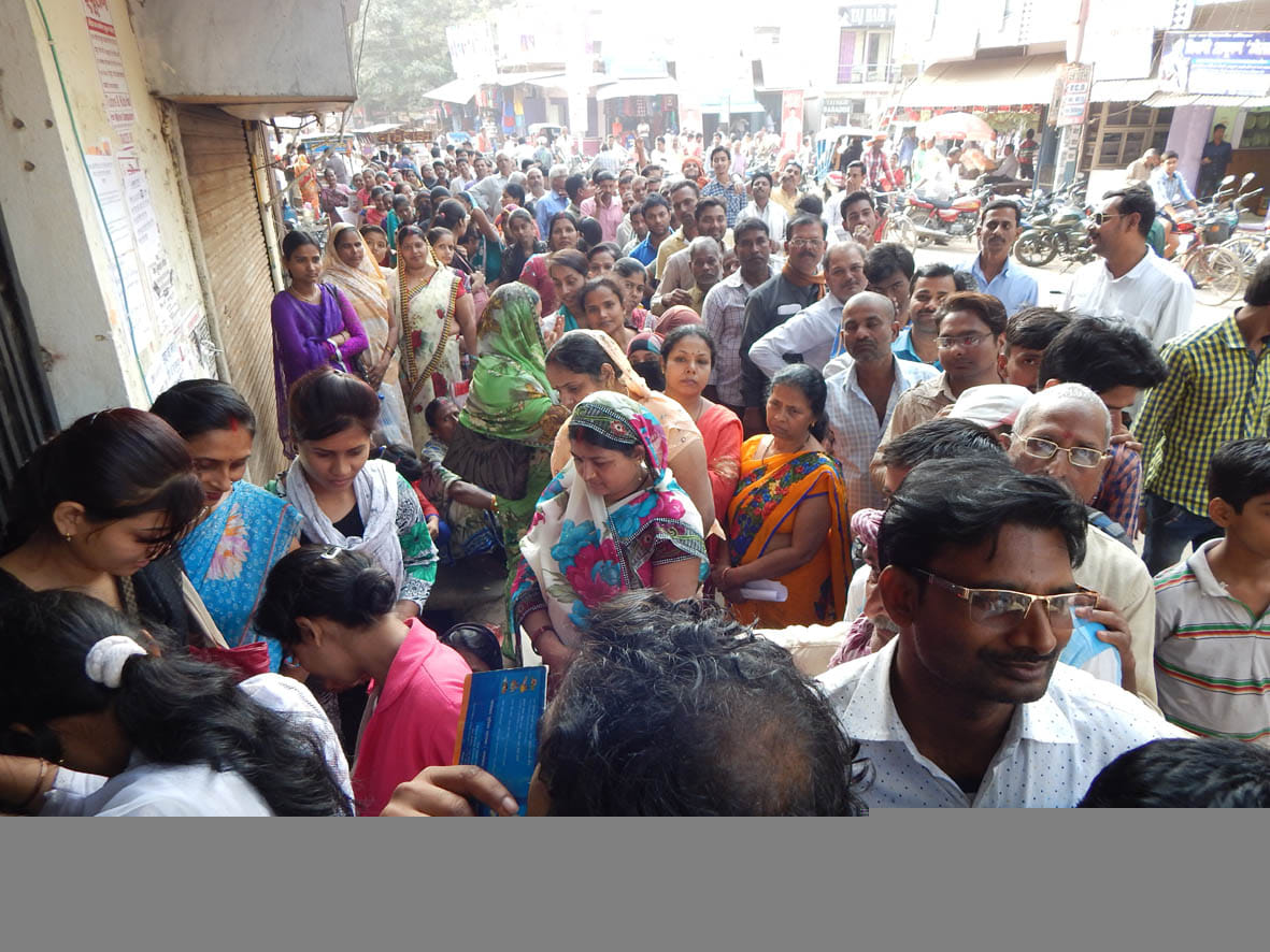 big negative point of 2500 rupee extorting from atm, 2000 rupee note working in market