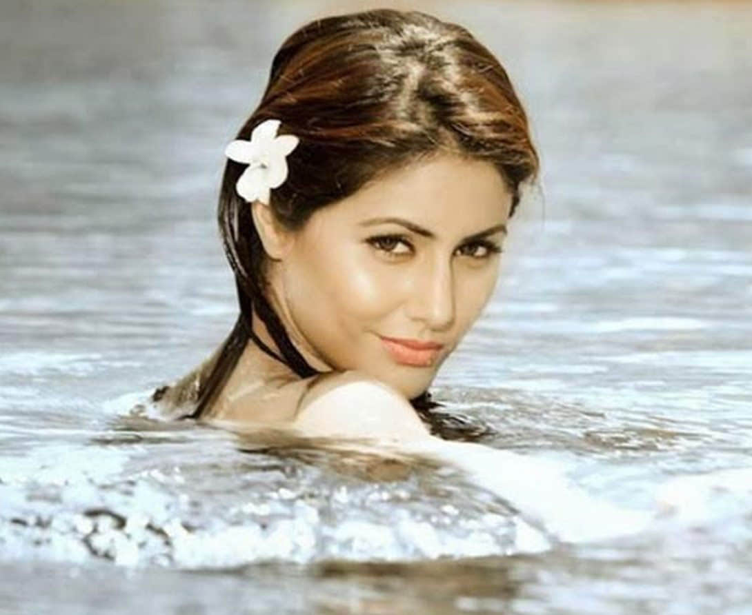 bigg boss 5 contestants who went in bikini into swimming pool