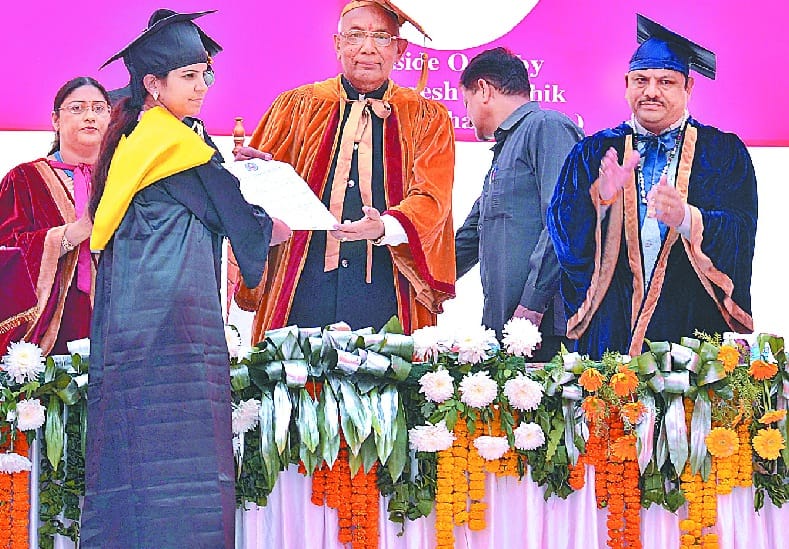 Vaisya aarya kanya college jhajhar, Kaptan singh solanki, Jhajhar