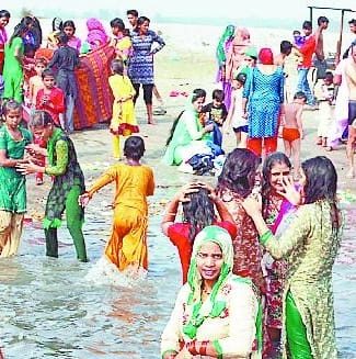 Har-Har Gange accompany dip