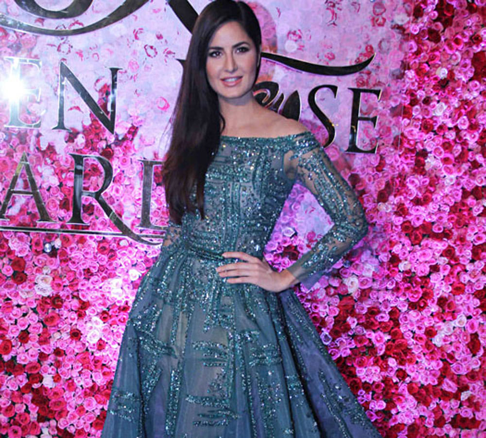 katrina kaif and deepika padukone cold war at award function