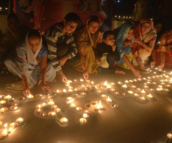  celebration of dev deepawali in lucknow.