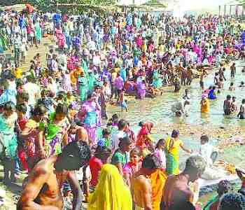 devotees converged on Kartik Purnima
