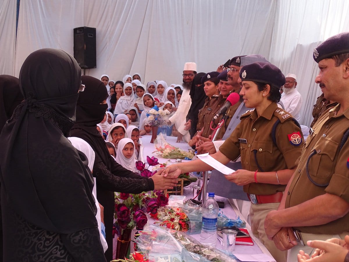manzil saini will investigate police stations in burqa