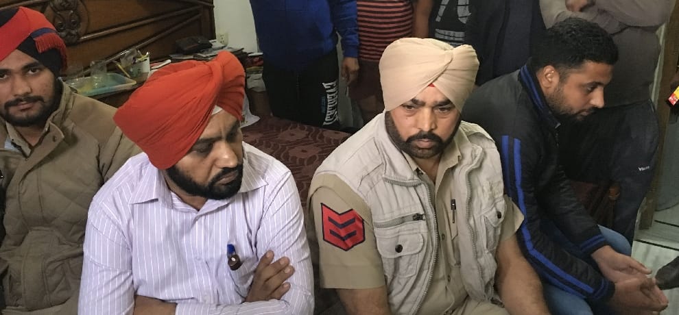 Police arrived to catch criminals, but they did lay siege to the house