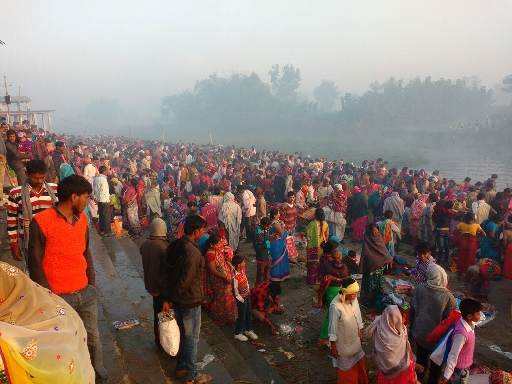 devotees took holy bath in river bansi
