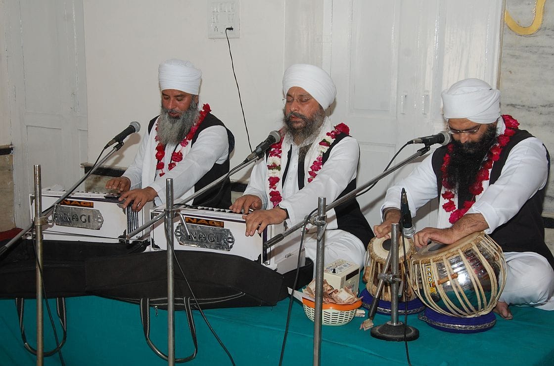  prakaashotsav par gurudvaaron mein shabad keertan,