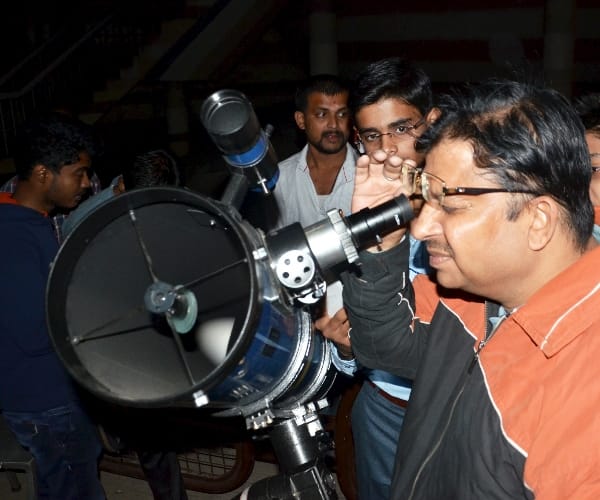 people saw supermoon in lucknow.