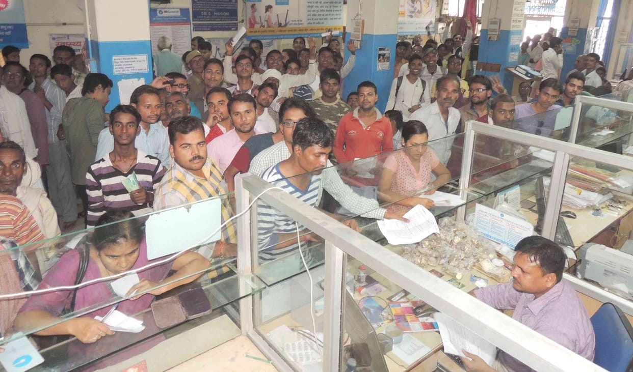  Depositing and shoving to change old notes