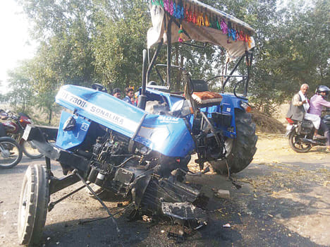  Tractor collision mother dies, son injured