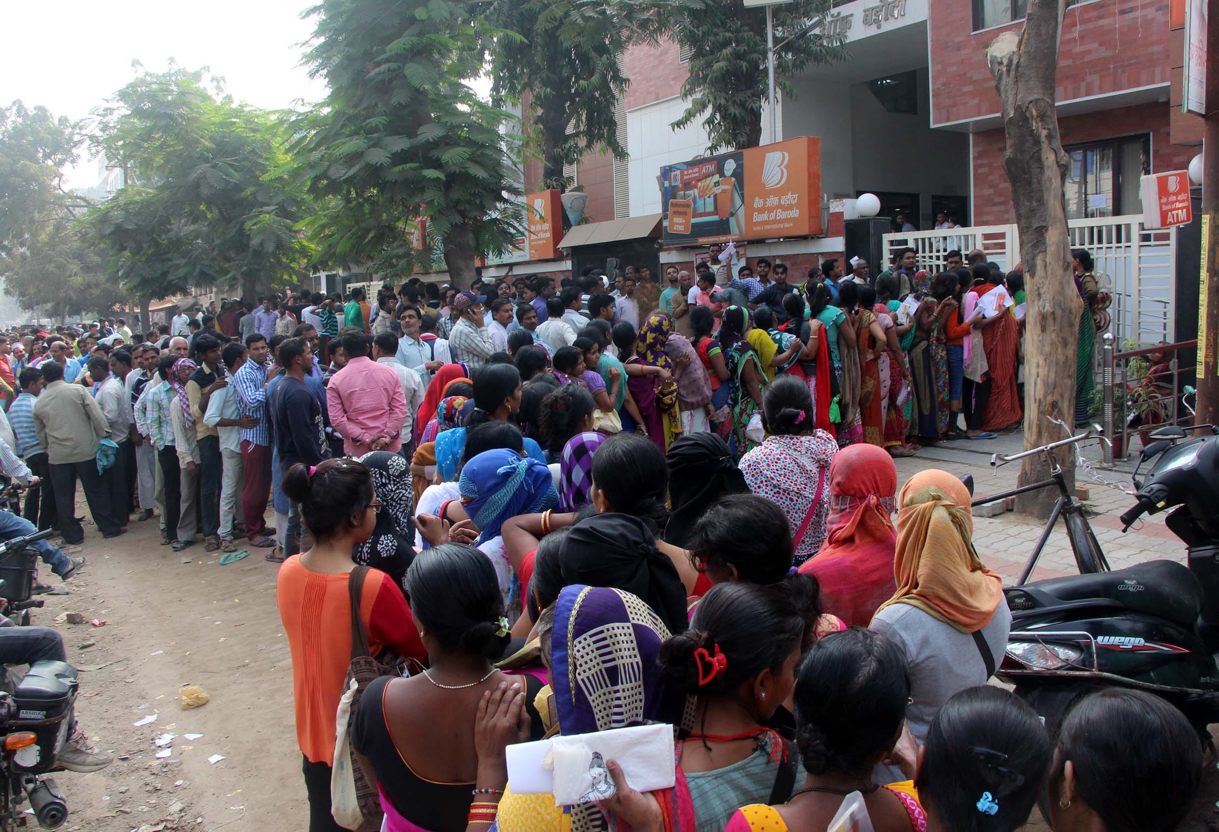 after 500 and 1000 rupee note ban, indian govt released guidelines for bpl card holders