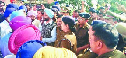 Gyan Godri Sikh Jatha denied permission to enter in uttarakhand