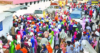 Guru Nanak Gurpurab in full swing, thousands offer prayers across the country