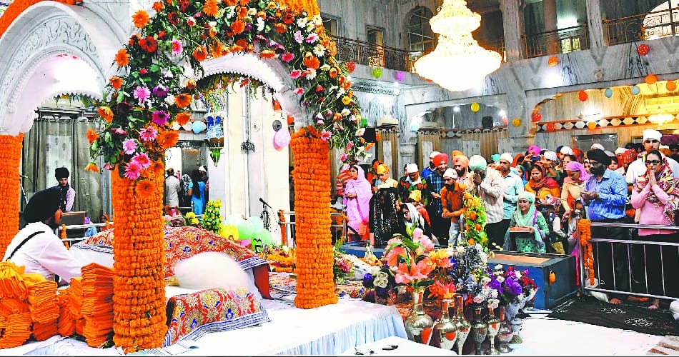 Guru Nanak Gurpurab in full swing, thousands offer prayers nada sahib panchkula