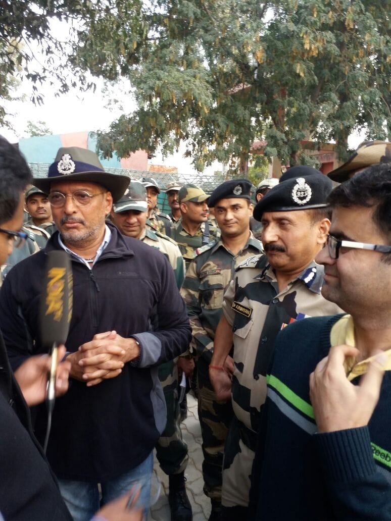 nana patekar reached on border post of bsf to encourage the jawans