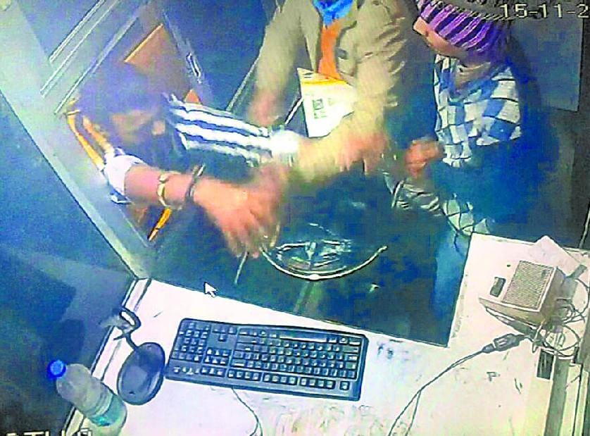 Car riders toll cashiers shot