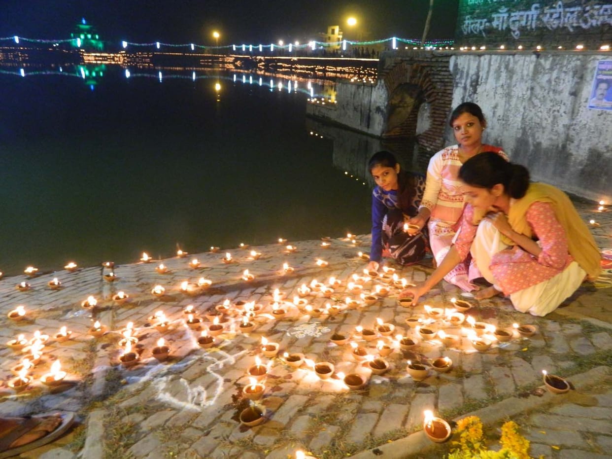  lamp 0n Ghats 
