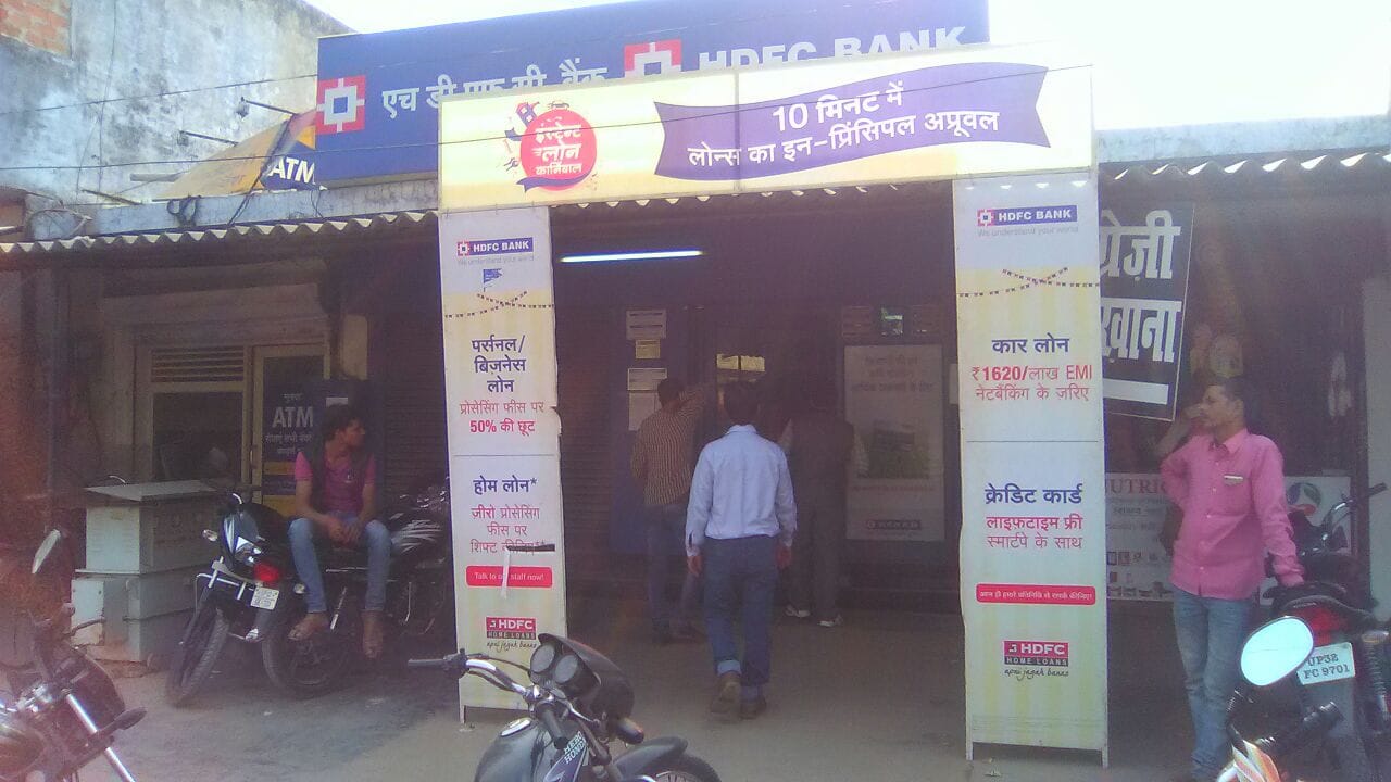 bank and atms in lucknow running out of cash