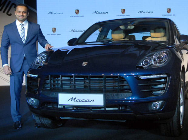 porche makan r 4 launch in india,at priced 76.84 lakh 