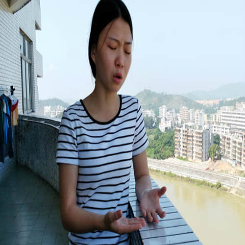 girl advertise to sell herself online for her mother