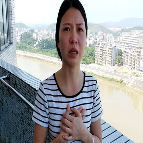 girl advertise to sell herself online for her mother