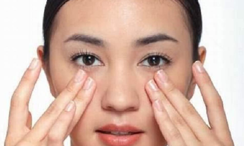 easy ways to treat your eyes while working on computer