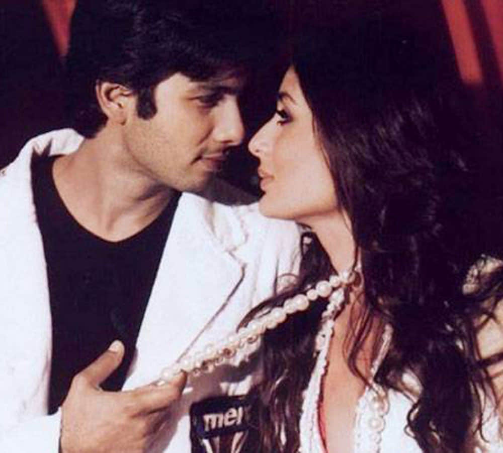 shahid kapoor and kareena kapoor khan hug each other