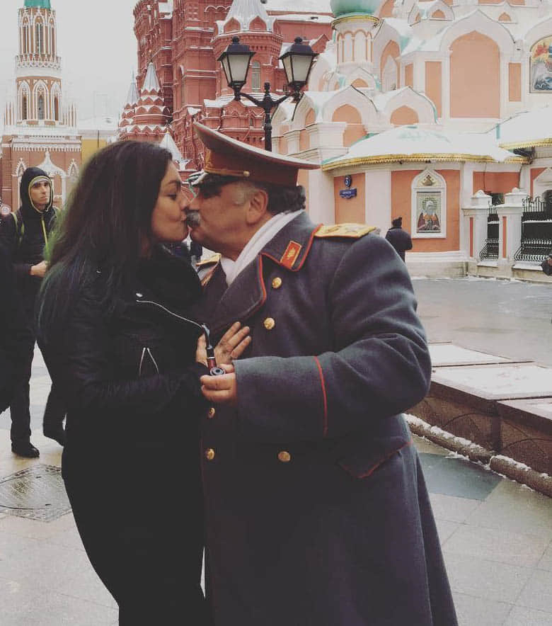 These photos of Pooja Bhatt kissing a stranger go viral
