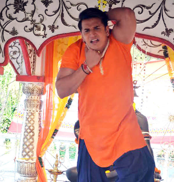Prince Narula escapes a near fatal accident while shooting