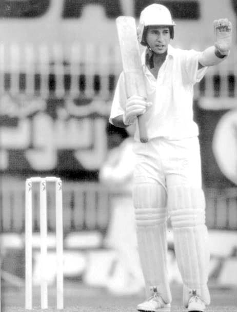 HOW WAS THE SACHIN'S FIRST DAY IN TEST CRICKET 