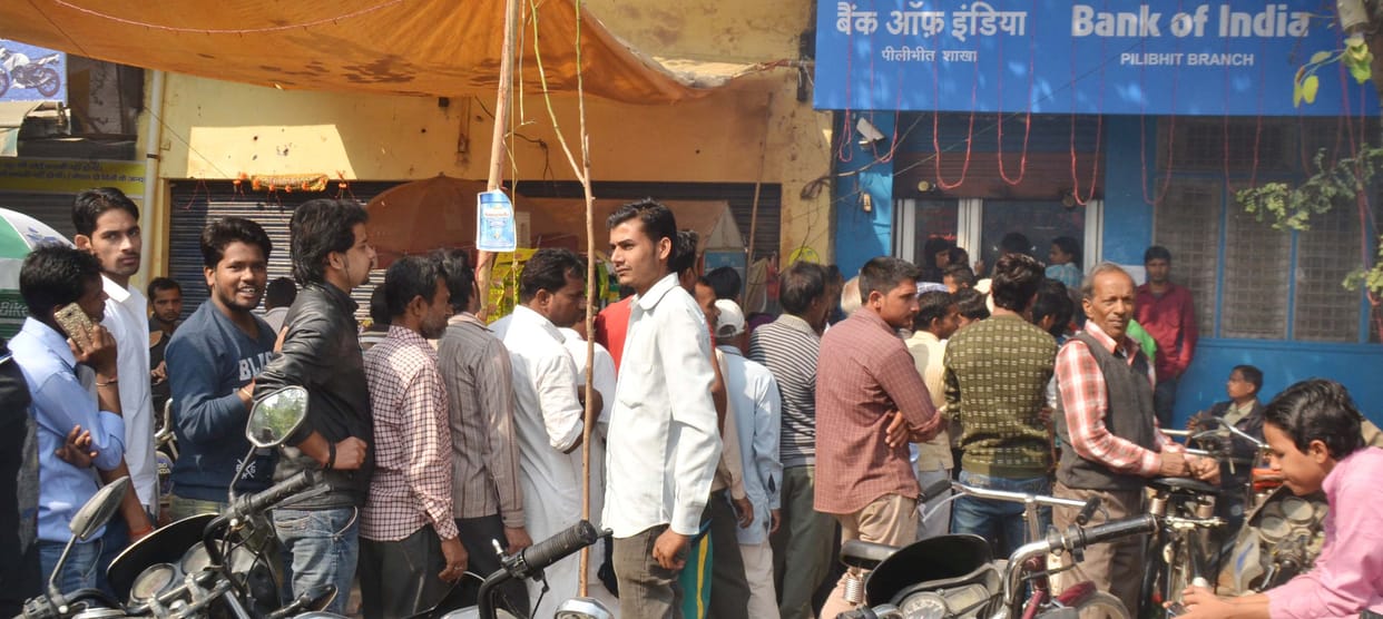 The crowd broke the glass of the bank's cash counters, Hungama  