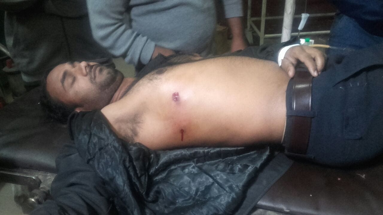 goons shot toll plaza worker in faizabad 