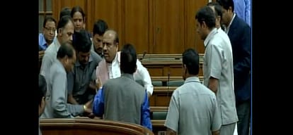 The laptop of Aditya Birla Group disclosed a transaction. Written - Gujarat CM-25Cr: Delhi CM 