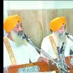 गुरु पर्व पर शबद कीर्तन करता रागी जत्था