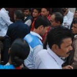 fight over issue of demonetization in two groups in noida