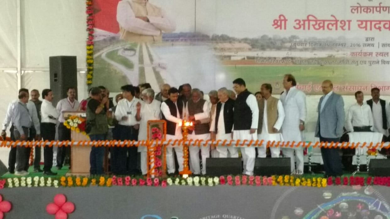 akhilesh inaugurates gomti river front in lucknow