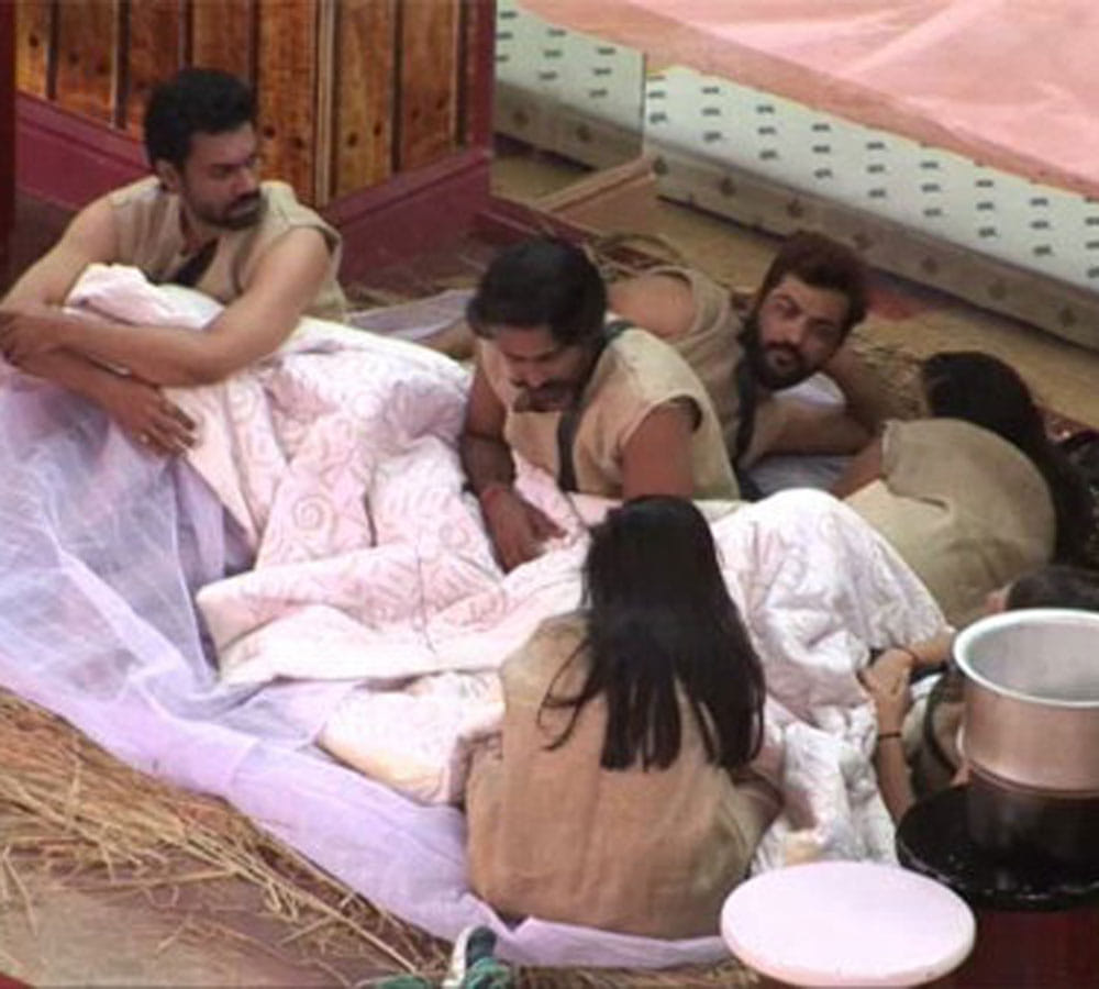 manu and monalisa love story at bigg boss 