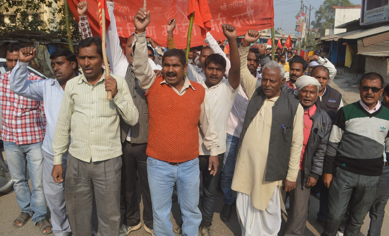 Employees marches