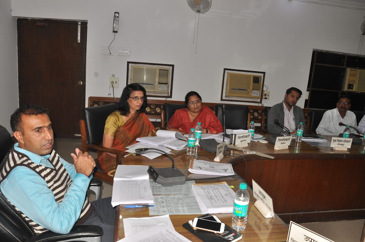 Commissioner gave order to officers to stay in tehsil at night