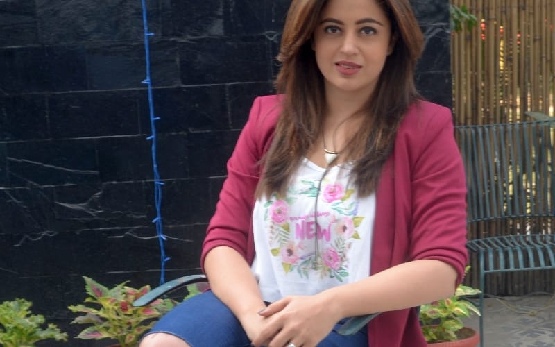 actress neha pendsevisits lucknow for may i come in madam promotion