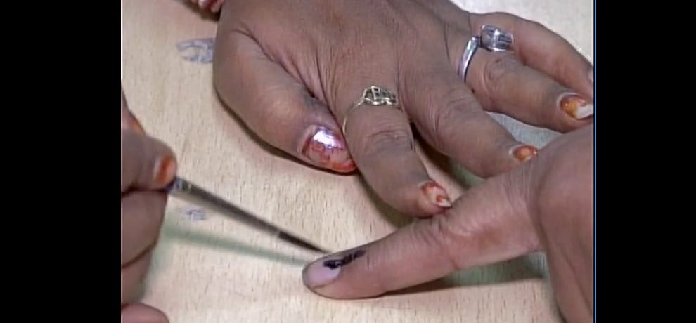 4 questions that are being raised for using indelible ink for money exchange in bank