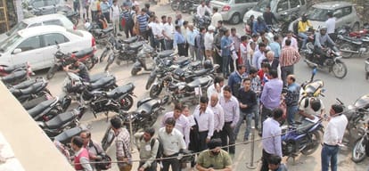 good factors of demonetization: farmers are willingly paying their bank debts from banned currency