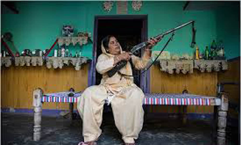 after death of husband she become bandook wali chachi