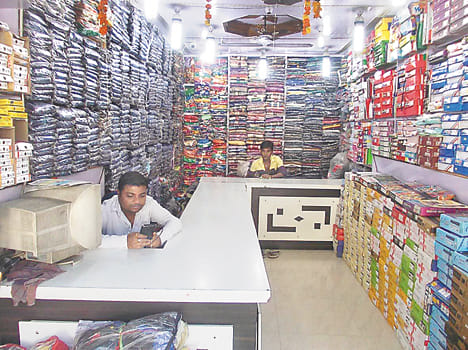 Wholesale and retail market customers disappear