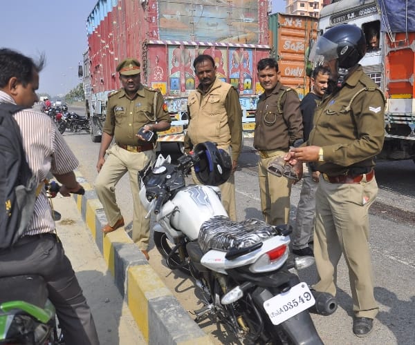  accident in gomati nagar in lucknow.