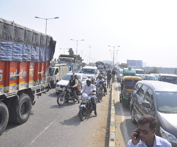  accident in gomati nagar in lucknow.