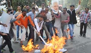 Loggerheads during the Congress-BJP phunkane effigy 