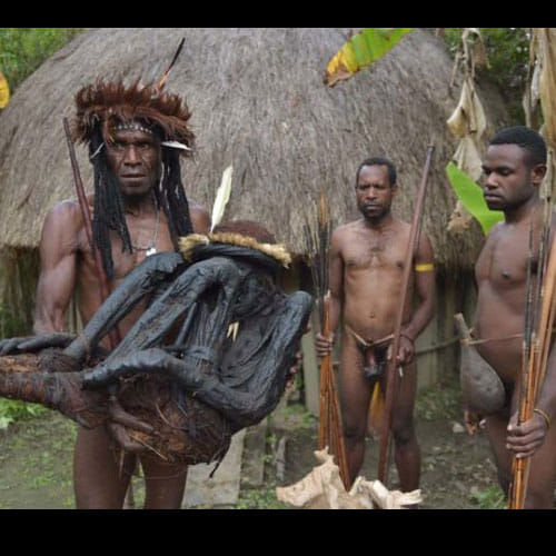 Dani Tribe In Papua New Guninea Smokes Their Dead People To Preserve