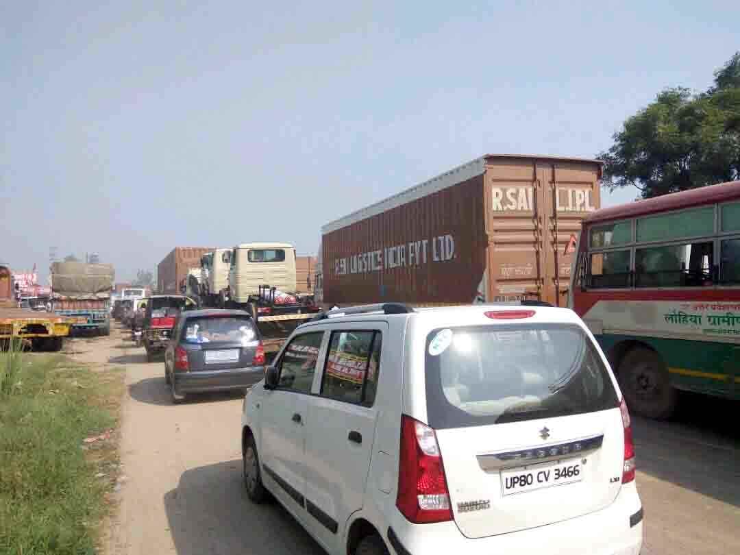 Transport business to the brink of disaster, 75 per cent of trucks blockade